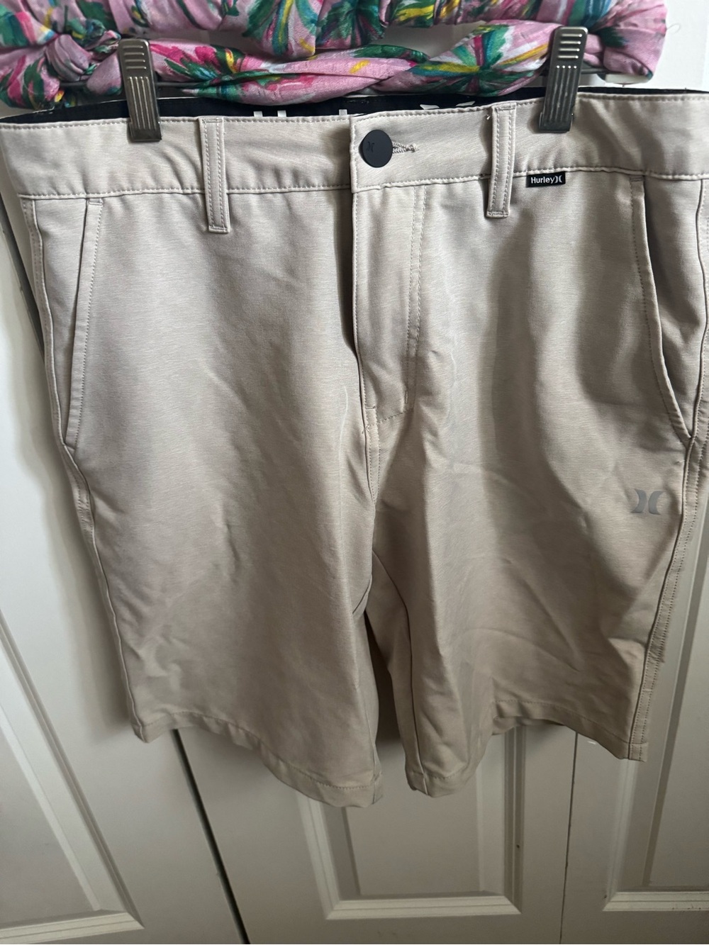 Hurley Men’s Light Khaki Flat Front Shorts